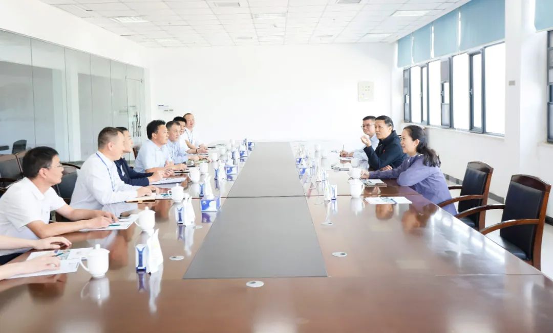 快樂過“雙節(jié)”，安全不放假｜河南農(nóng)投集團黨委書記、董事長李曉寰一行蒞臨花花牛乳業(yè)集團開展“雙節(jié)”安全生產(chǎn)大檢查活動并慰問一線職工、