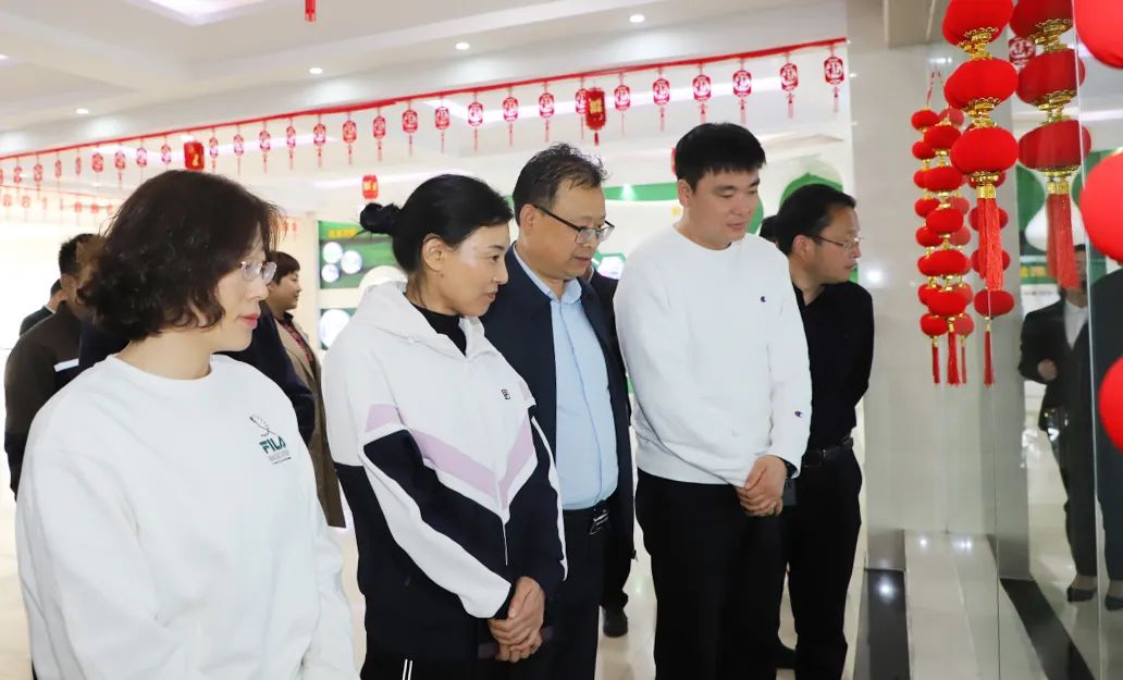花花牛丨駐馬店市遂平縣政協(xié)黨組書記、主席張衛(wèi)東一行蒞臨花花牛魯山瑞亞牧場參觀