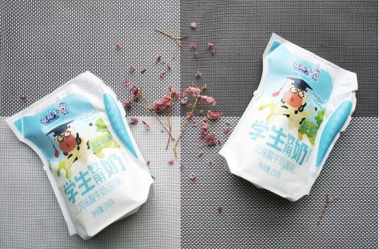 花花牛首款愛克林低溫學生飲用酸牛奶上市啦！??！