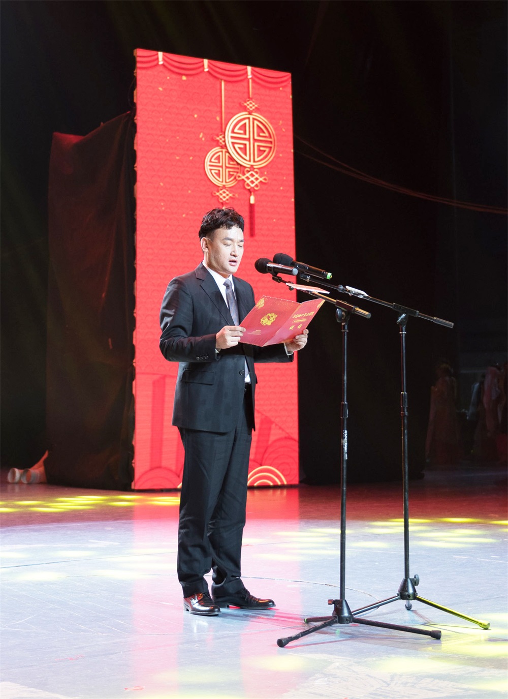 “不忘初心、聚力前行” 花花牛集團2018迎新春聯(lián)歡會隆重舉行