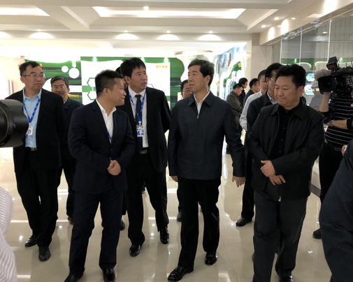 河南省委副書記、省長陳潤兒一行蒞臨 花花牛集團(tuán)魯山瑞亞牧業(yè)有限公司視察調(diào)研